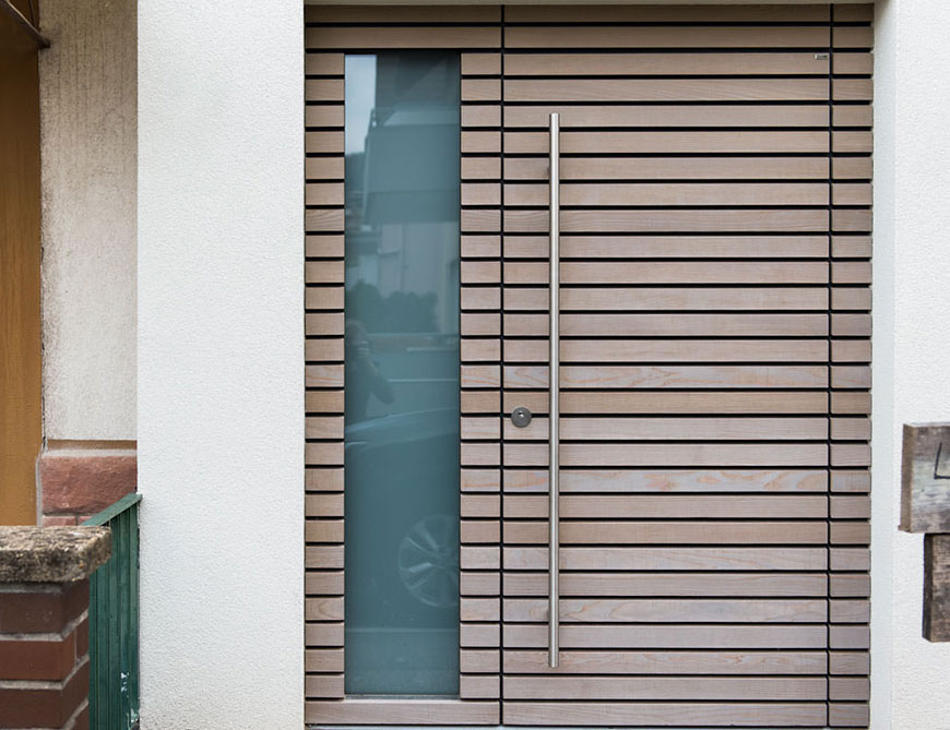 Moderne Design-Haustür nach Maß